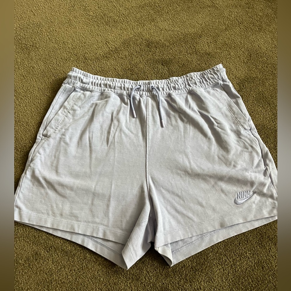 PURPLE Nike cotton mid length short. Women’s M
